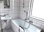 Bad OG - DREIFAMILIENHAUS, bereits teilmodernisiert, als sympathischer Altbau mit Hof, Nebengebäude & Garage in STUTTGART-MÜNSTER