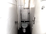 separates WC OG - DREIFAMILIENHAUS, bereits teilmodernisiert, als sympathischer Altbau mit Hof, Nebengebäude & Garage in STUTTGART-MÜNSTER