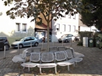 Sitzplatz gegenüber - DREIFAMILIENHAUS, bereits teilmodernisiert, als sympathischer Altbau mit Hof, Nebengebäude & Garage in STUTTGART-MÜNSTER
