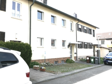 EINFAMILIENHAUS als REIHENMITTELHAUS in ruhiger Lage mit 2 Balkonen & Garten in STUTTGART-WEILIMDORF (WOLFBUSCH), 70499 Stuttgart, Einfamilienhaus