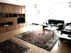 Großzügiger Wohnbereich - 4 1/2-ZIMMER-KOMFORT-MIETWOHNUNG mit Parkett, EBK, Balkon, Dachterrasse, Aufzug & TG-Platz in STUTTGART-WEILIMDORF