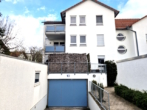 Zugang + TG-Einfahrt - 4-ZIMMER-WOHNUNG in ruhiger Lage mit großem Balkon, Einbauküche und 2 Tiefgaragenplätzen in WALDENBUCH