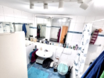 Bad und WC 2 - 4-ZIMMER-WOHNUNG in ruhiger Lage mit großem Balkon, Einbauküche und 2 Tiefgaragenplätzen in WALDENBUCH