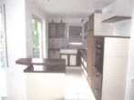 Einbauküche mit Theke Bild 3 - 4-ZIMMER-WOHNUNG in ruhiger Lage mit großem Balkon, Einbauküche und 2 Tiefgaragenplätzen in WALDENBUCH