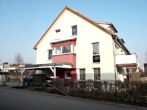 Westansicht - 5-ZIMMER-MAISONETTE-MIETWOHNUNG in schöner Zweifamilien-Doppelhaushälfte in ruhiger & sonniger Südlage von DITZINGEN