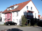 Ansicht von Nordwesten - 5-ZIMMER-MAISONETTE-MIETWOHNUNG in schöner Zweifamilien-Doppelhaushälfte in ruhiger & sonniger Südlage von DITZINGEN