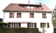 Südansicht - TIPP FÜR KAPITALANLEGER!!! 8-FAMILIEN-HAUS, 7 Wohnungen vermietet & eine Wohnung frei, mit großem Garten, Garage & 6 Stellplätzen in ruhiger zentrumsnaher Lage in KORNTAL