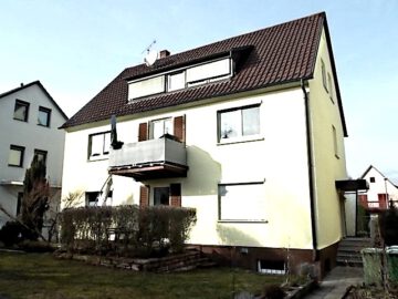 TIPP FÜR KAPITALANLEGER!!! Vermietetes 3-FAMILIEN-HAUS mit großem Garten und Garage in ruhiger Lage in KORNTAL, 70825 Korntal-Münchingen, Mehrfamilienhaus