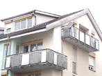 Ostbalkon und große Dachgaupe - 3 1/2-ZIMMER-DG-MIETWOHNUNG mit Balkon & EBK in bester Hanglage von STUTTGART-WEILIMDORF
