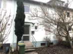 Eingangsseite - REIHENHAUS mit 4 1/2 Zimmern, Terrasse, Balkon, Südgarten & eigener Garage in STUTTGART-WEILIMDORF