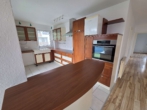 Einbauküche - Jede Menge Platz & Komfort, Baujahr 2001! 4-ZIMMER-WOHNUNG mit großem Balkon & Einbauküche in WALDENBUCH!