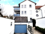 TG-Einfahrt - Jede Menge Platz & Komfort, Baujahr 2001! 4-ZIMMER-WOHNUNG mit großem Balkon & Einbauküche in WALDENBUCH!