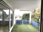 Blick zum Balkon - Jede Menge Platz & Komfort, Baujahr 2001! 4-ZIMMER-WOHNUNG mit großem Balkon & Einbauküche in WALDENBUCH!