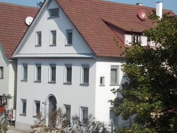 DENKMALGESCHÜTZTES ZWEIFAMILIENHAUS zum Ausbau von 2 weiteren Wohnungen in STUTTGART-WEILIMDORF, 70499 Stuttgart (-Weilimdorf), Zweifamilienhaus