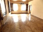 Wohnzimmer OG - DENKMALGESCHÜTZTES ZWEIFAMILIENHAUS zum Ausbau von 2 weiteren Wohnungen in STUTTGART-WEILIMDORF