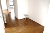 Diele-Essplatz - Sympathische 3 1/2-ZIMMER-MIETWOHNUNG mit Parkett, neuer Einbauküche & Südbalkon in HEMMINGEN